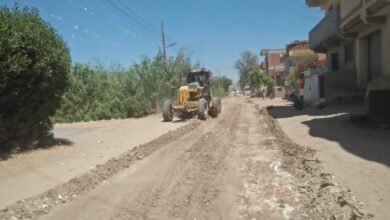 تسوية وتمهيد 5 طرق بمداخل القرى التابعة لمركز ومدينة كفر الشيخ