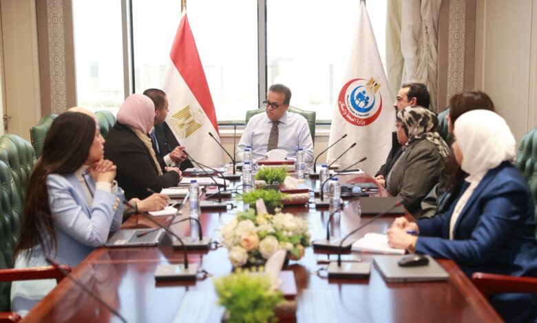 وزير الصحة يتابع مستجدات تكليف دفعة 2023 الطبية