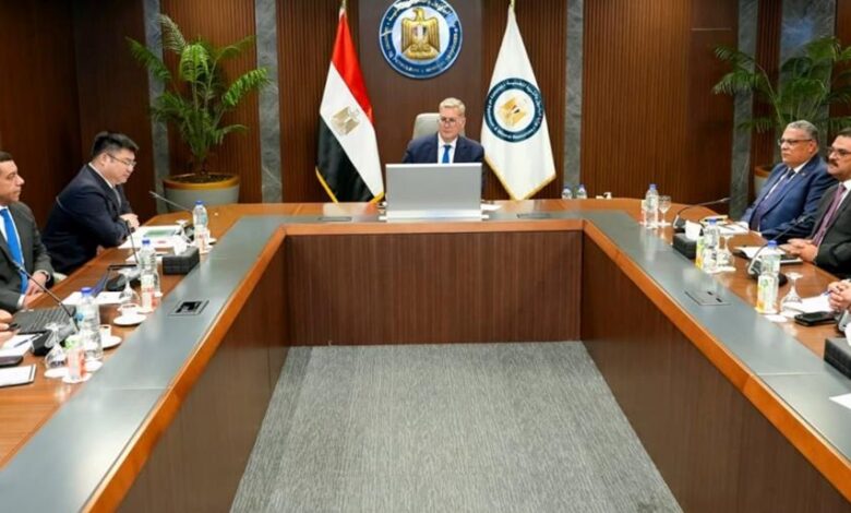 وزير البترول يبحث مع "شينج فا" الصينية آفاق الاستثمار في التعدين والصناعات المصاحبة