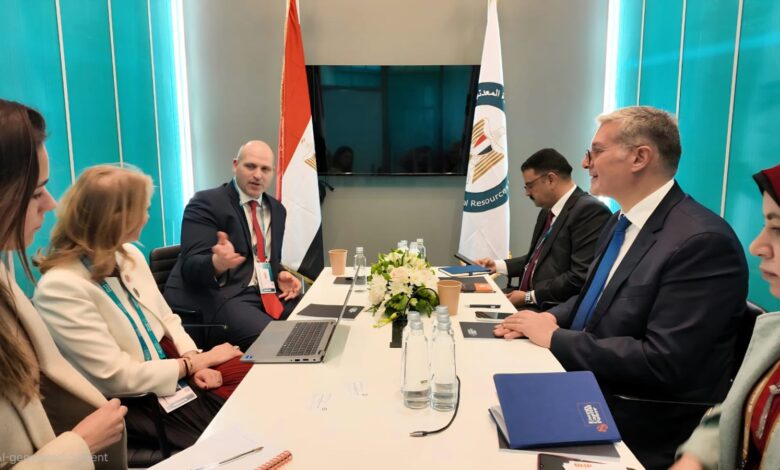 على هامش مشاركته في النسخة الخامسة من منتدى التعدين الدولي 2026 بالرياض، عقد المهندس كريم بدوي، وزير البترول والثروة