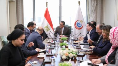 وزير الصحة يبحث مع شركة «فيلبس» توطين صناعة أجهزة الأشعة