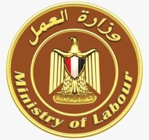 وزير العمل يأمر بالتحقيق مع العاملين بمكتب عمل بكفر الشيخ .. ويؤكد المحاسبة دون استثناء