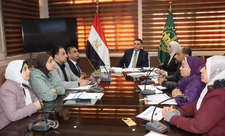 محافظ القليوبية يعقد اجتماع بمسؤولي ملفات التقنين والمتغيرات المكانية والتصالح