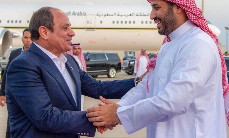 الرئيس السيسي يعود إلى أرض الوطن عقب زيارتة للسعودية