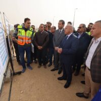 وزير النقل يتفقد مواقع العمل بمشروع تطوير الطريق الدولي الساحلي