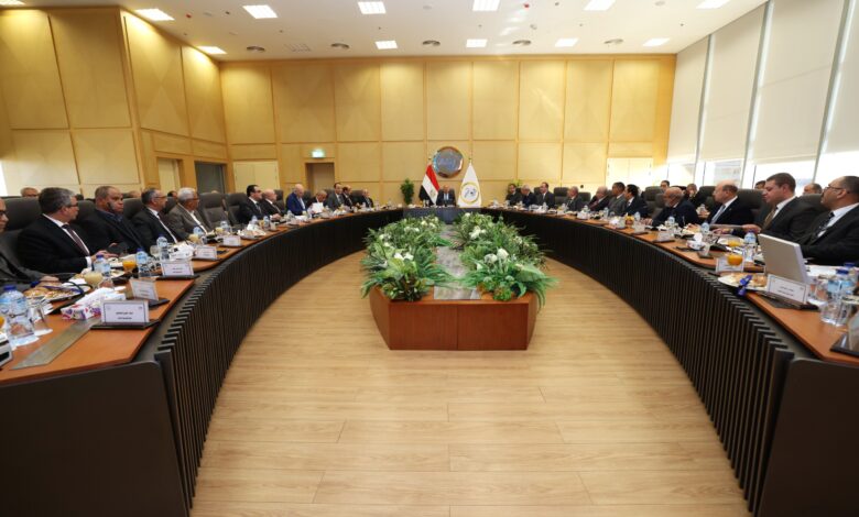 وزير النقل يترأس أعمال الجمعية العامة العادية وغير العادية للشركة القابضة للنقل البحري والبري