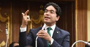 رئيس حزب الاحرار الاشتراكيين يشيد النائبين ضياء الدين داود وحسين هريدي خلال مناقشات فى البرلمان بزيادة الغرامات المقررة علي من تجاوزوا سن التجنيد