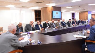 وزير العمل خلال لقائه مع قيادات من الاتحاد العام لنقابات عمال مصر:الوزارة هي "بيت العمال"