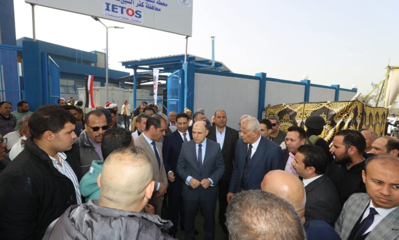 محافظ كفرالشيخ يستمع لطلبات أهالي متبول