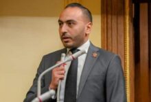 مطر يواصل جهودة الخدمية ..فرش مسجد الهدى بدار السلام