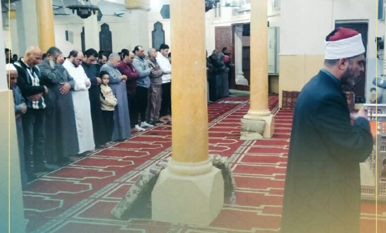 مساجد كفر الشيخ تشهد إقبالاً حاشداً في صلاتي العشاء والتراويح لليلة الرابعة من شهر رمضان