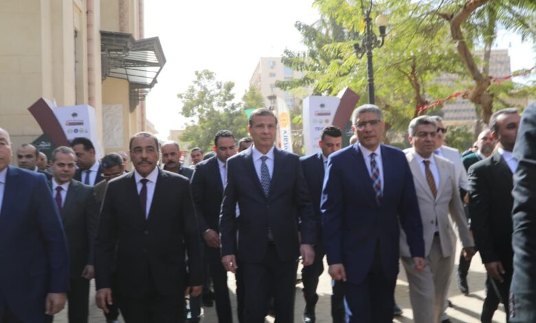 وزير الزراعة ومحافظو مطروح والقاهرة والجيزة يتفقدون النسخة السادسة لمهرجان القاهرة الدولي للتمور بالمتحف الزراعي