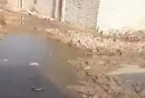 قرية النور ببنى سويف لا ترى النور بسبب طفح الصرف الصحي