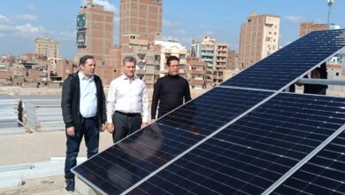 رئيس جامعة بنها يتفقد تنفيذ محطة للطاقة الشمسية الكهروضوئية