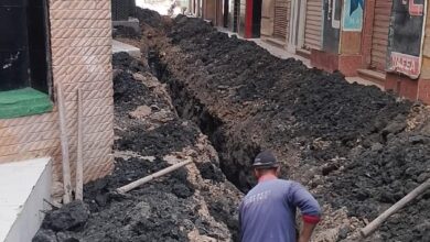 محافظ كفرالشيخ يتابع أعمال حفر وتوصيل شبكة الغاز الطبيعي بمطوبس