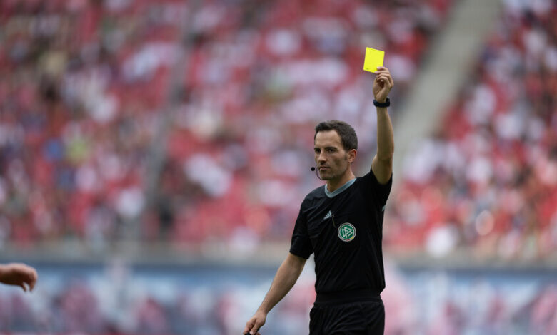 تعديل جديد فى الكروت الصفراء يهز كأس العالم