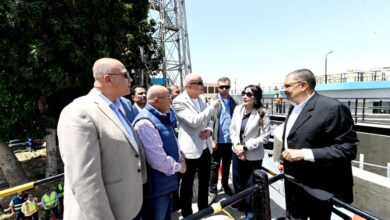 وزيرة الإسكان ومحافظ الأقصر يتفقدان محطة مياه الأقصر الغربية