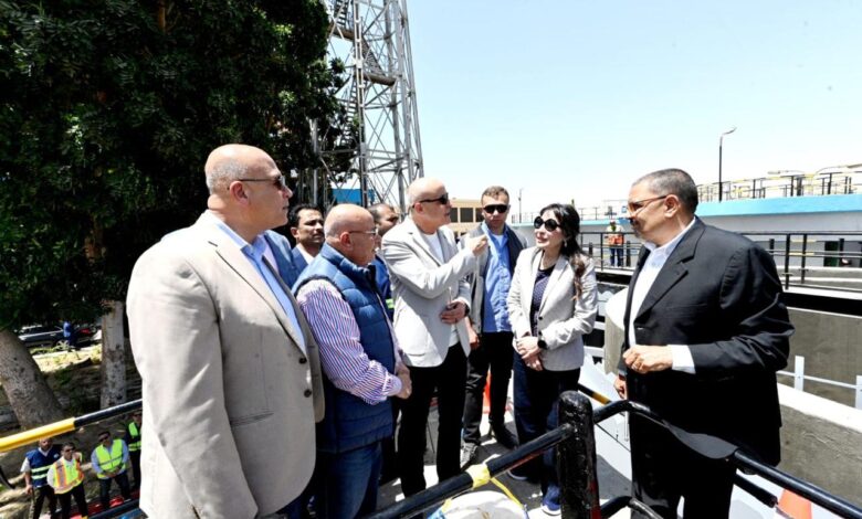 وزيرة الإسكان ومحافظ الأقصر يتفقدان محطة مياه الأقصر الغربية
