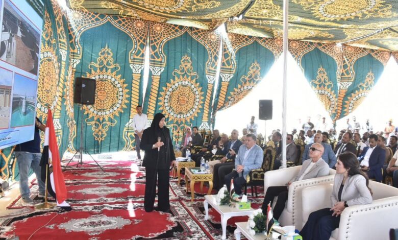 وزيرة الإسكان ومحافظ الأقصر يتابعان منظومة مياه الشرب والصرف الصحي بالمحافظة