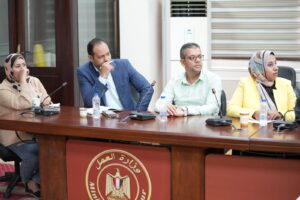 وزير العمل يلتقي محرري العمل بالصحف ويستعرض جهود الوزارة في التدريب والتشغيل والحماية الاجتماعية