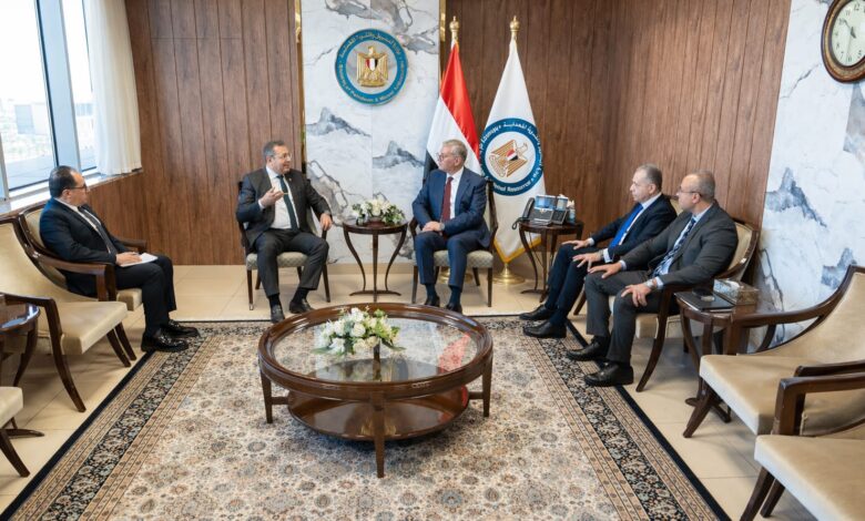 وزير البترول والثروة المعدنية يلتقي رئيس اللجنة الاقتصادية بمجلس النواب