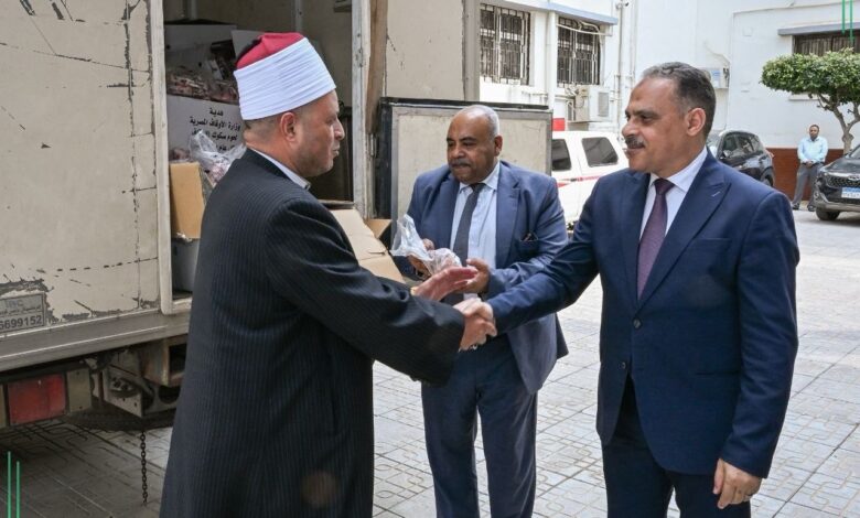 إستلام ٢ طن لحوم من صكوك الاضاحي لتوزيعها المستحقين بالشرقية