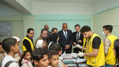 محافظ كفرالشيخ يتفقد المبادرة الرئاسية «عيون أطفالنا مستقبلنا» لفحص وعلاج مشاكل الإبصار