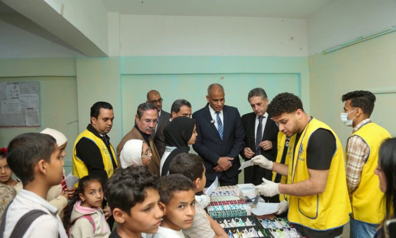محافظ كفرالشيخ يتفقد المبادرة الرئاسية «عيون أطفالنا مستقبلنا» لفحص وعلاج مشاكل الإبصار