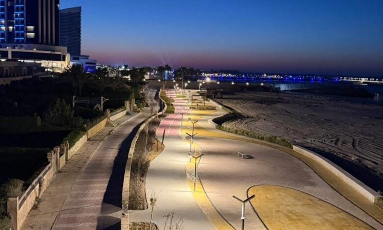 تنفيذ أول ممشى ساحلي متكامل يربط مارينا 7 بمارينا 5
