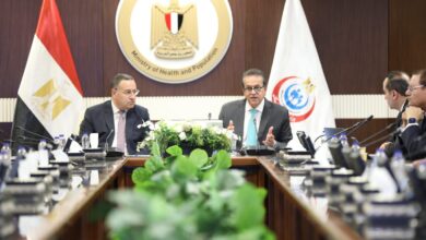 وزيرا الصحة والتعليم العالي يبحثان تعزيز التعاون الاستراتيجي لدعم منظومة التأمين الصحي الشامل