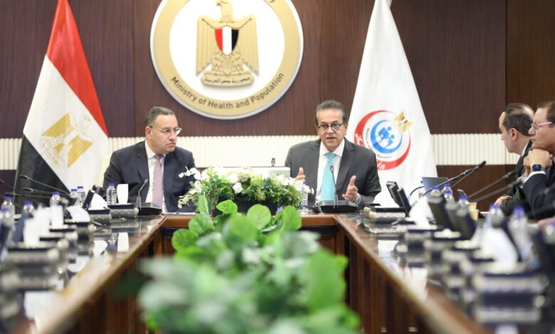 وزيرا الصحة والتعليم العالي يبحثان تعزيز التعاون الاستراتيجي لدعم منظومة التأمين الصحي الشامل