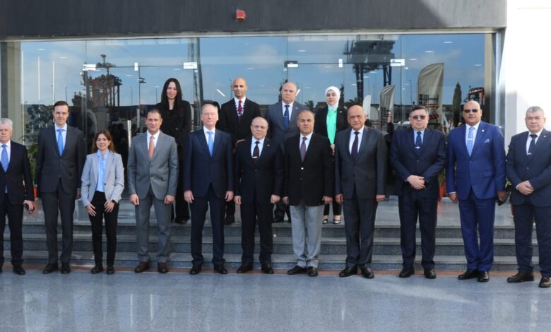 ميناء الإسكندرية يستقبل وفدا حكوميا روسيا رفيع المستوى