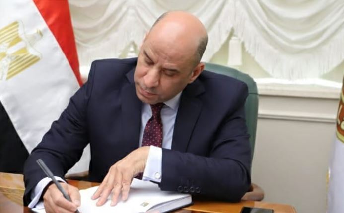 وزير العمل: السبت 25 أبريل إجازة مدفوعة الأجر للعاملين بالقطاع الخاص