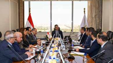 وزير التموين يعقد اجتماعًا مع شركة سُبل للاستثمار التجاري