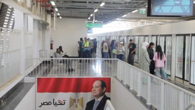 إقبالاً كبيراً وتوافداً مستمراً من المواطنين بمونوريل شرق النيل لليوم الثانى