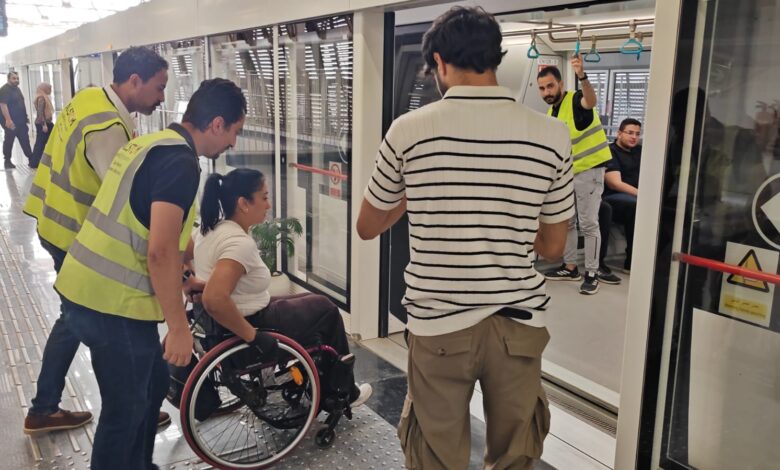اقبال كبير من المواطنين على محطات المرحلة الأولى لمونوريل شرق النيل "بالصور"