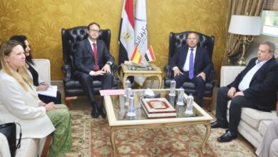 وزير النقل يستقبل السفير الاسباني لبحث تدعيم التعاون بين الجانبين في قطاعات النقل المختلفة