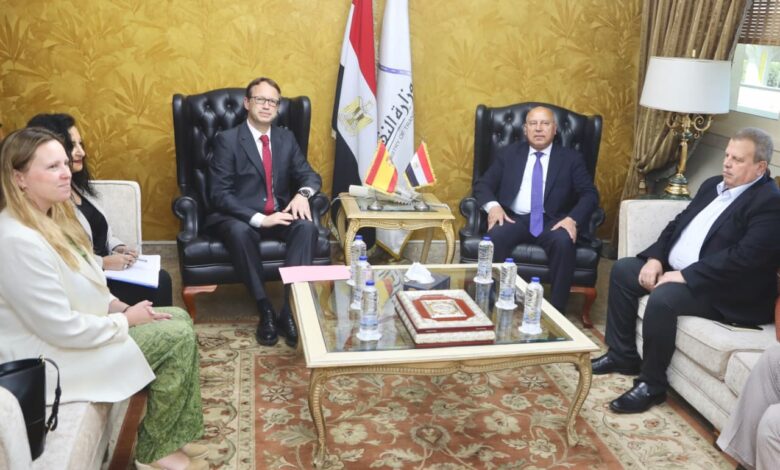 وزير النقل يستقبل السفير الاسباني لبحث تدعيم التعاون بين الجانبين في قطاعات النقل المختلفة