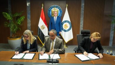 وزير البترول  يشهد توقيع اتفاقية جديدة للتوسع في البحث والإنتاج بمنطقة بدرالدين