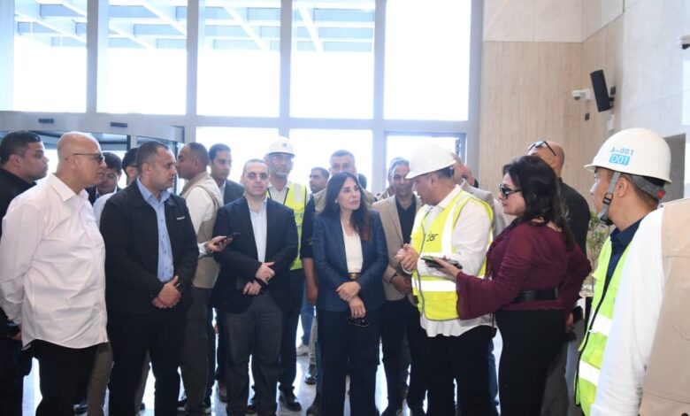 وزيرة الإسكان تتفقد أبراج الداون تاون والحي اللاتيني ومركز المؤتمرات والمعارض بمدينة العلمين الجديدة