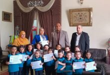 رئيس مدينة دسوق دسوق يكرم اطفال حضانة بداية