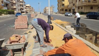 تركيب الانترلوك بمصيف بلطيم ضمن مشروعات الخطة الاستثمارية بكفرالشيخ
