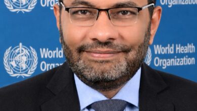 وزير الصحة يهنئ الدكتور محمد حساني باختياره عضواً بالمجموعة الاستشارية والتقنية لمنظمة الصحة العالمية