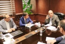 وزير الكهرباء يبحث مع شنايدر مبادرة تحسين كفاءة استخدام الطاقة في القطاع الصناعي