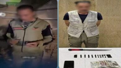 ضبط عاطل يقوماستعراض المخدرات بحوزته حشيش وسلاح أبيض بحلوان