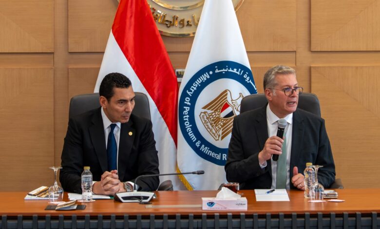 وزيرا البترول والشباب و يعقدان مائدة مستديرة لتمكين الكوادر الشابة بقطاع الطاقة