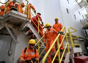 رئيس الوزراء :توطين التكنولوجيا الحديثة التي تُسهم في رفع إنتاجية البترول والغاز