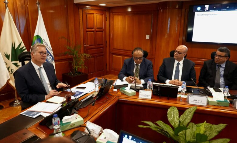وزير البترول يوجه بالإسراع في استغلال إمكانات البترول والغاز بحقول شركة خالدة