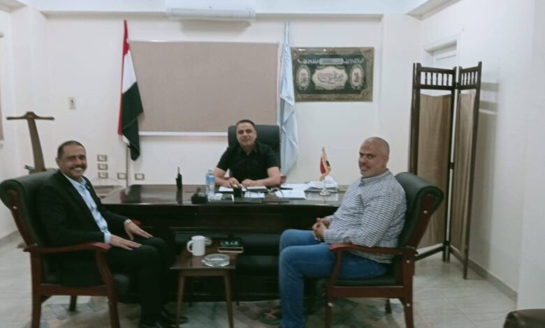 رئيس مدينة قلين يناقش الملفات الخدمية والتنموية ومشاكل المركز مع عضو مجلس الشيوخ