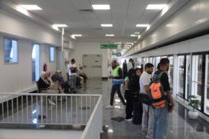 إقبالاً كبيراً وتوافداً مستمراً من المواطنين بمونوريل شرق النيل لليوم الثانى 